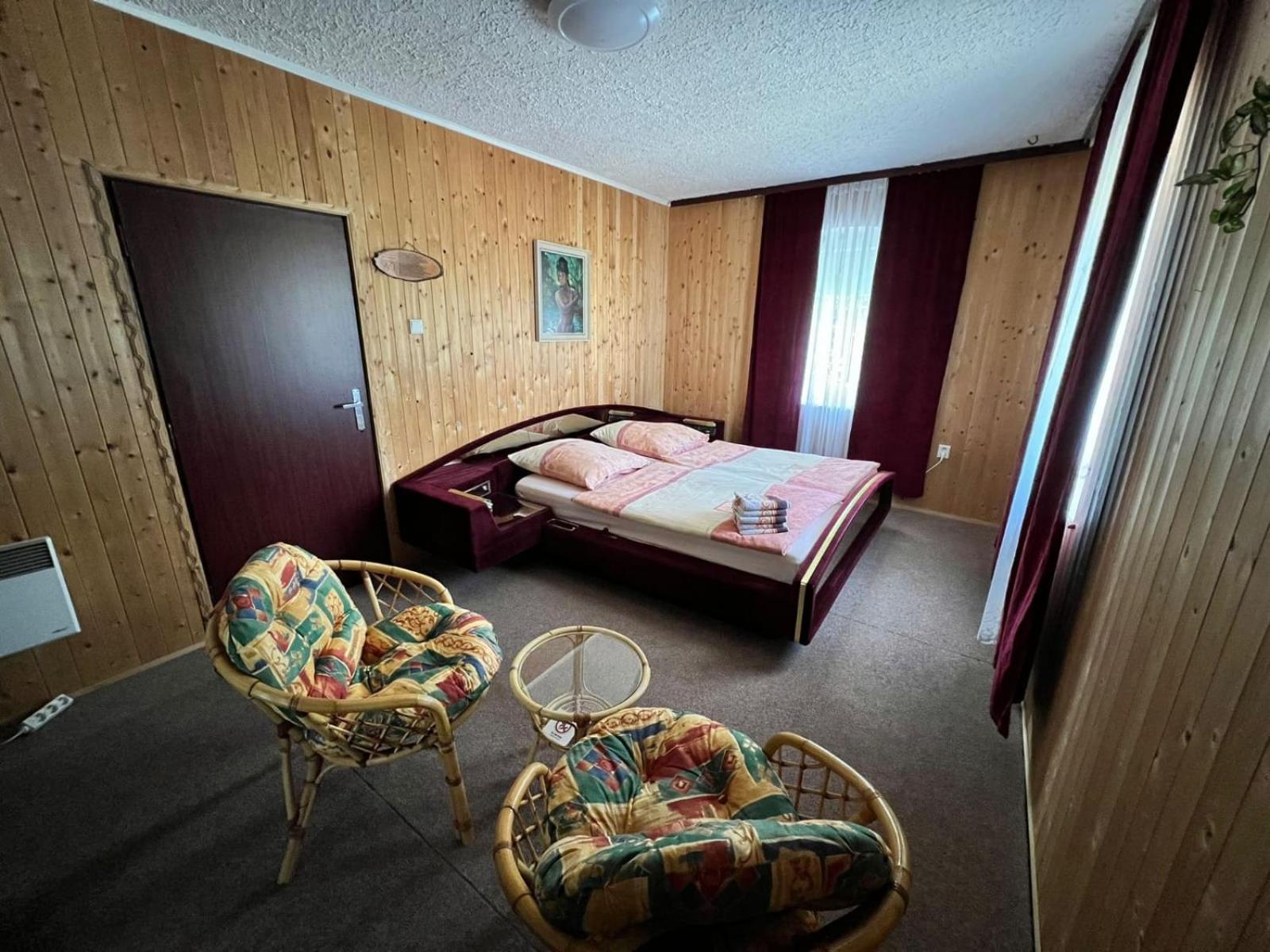 Apartmany Merkel 브로우모프 외부 사진